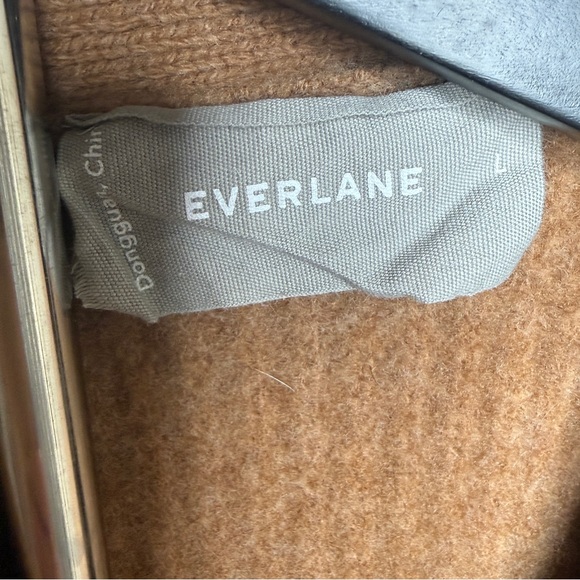 100% wool Everlane Women's Camel Cardigan Sweater - Picture 11 of 16